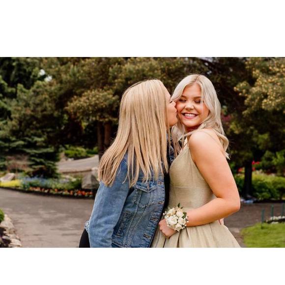 Meet your Posher, Shauna - Picture 1 of 1